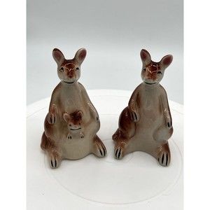 2 Vintage Kangaroo Salt & Pepper Shakers Hand Painted Made in Japan Kitsch CUTE